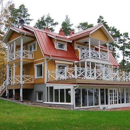 Villa Harald - Beachfront Hitis Стая снимка