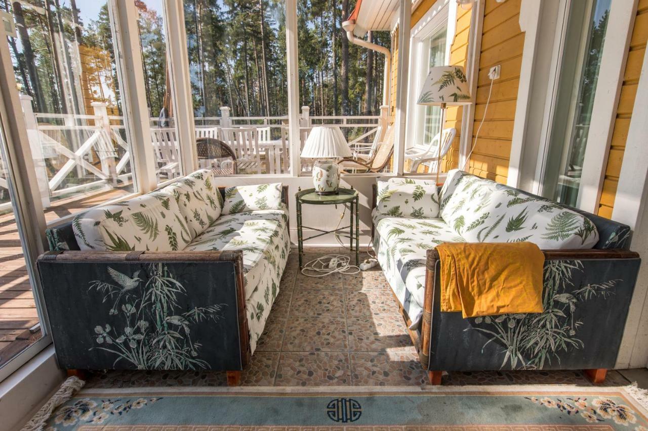Villa Harald - Beachfront Hitis Екстериор снимка