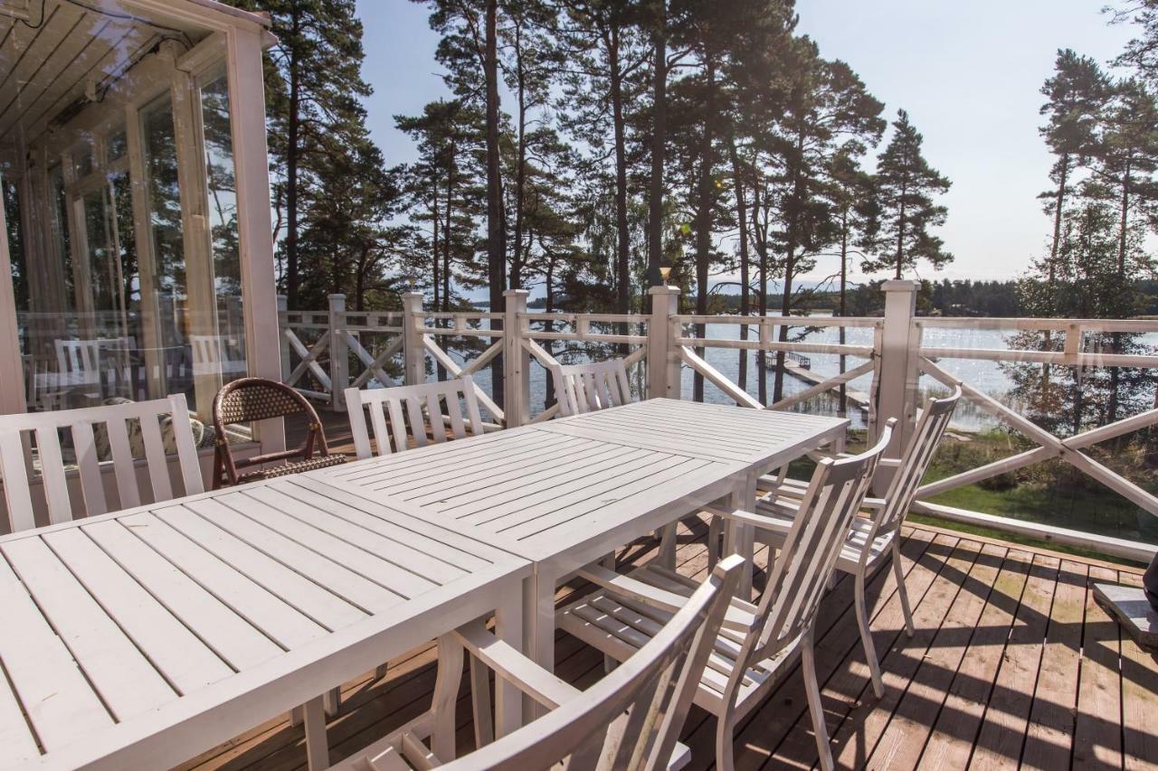 Villa Harald - Beachfront Hitis Екстериор снимка