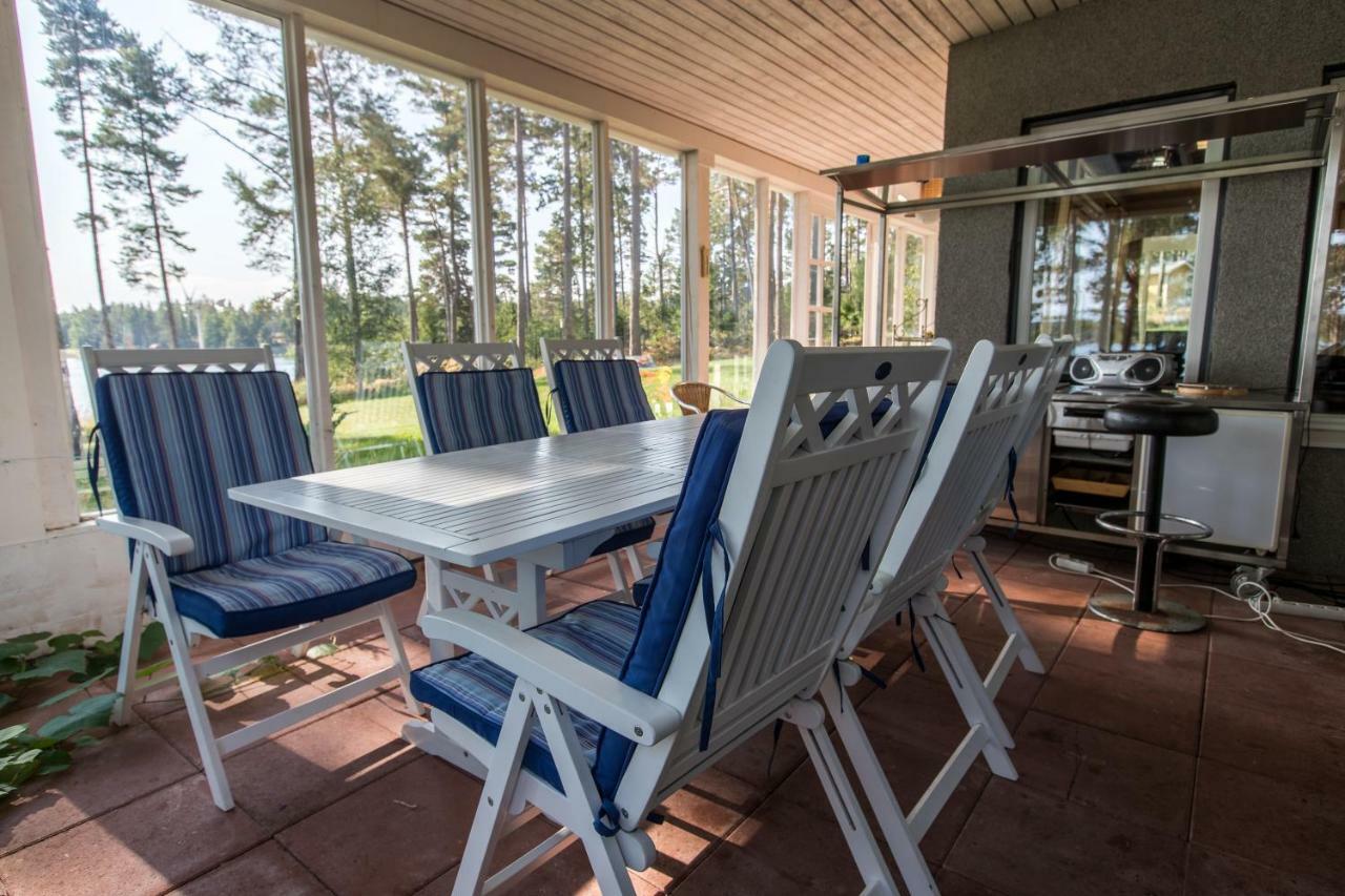 Villa Harald - Beachfront Hitis Екстериор снимка