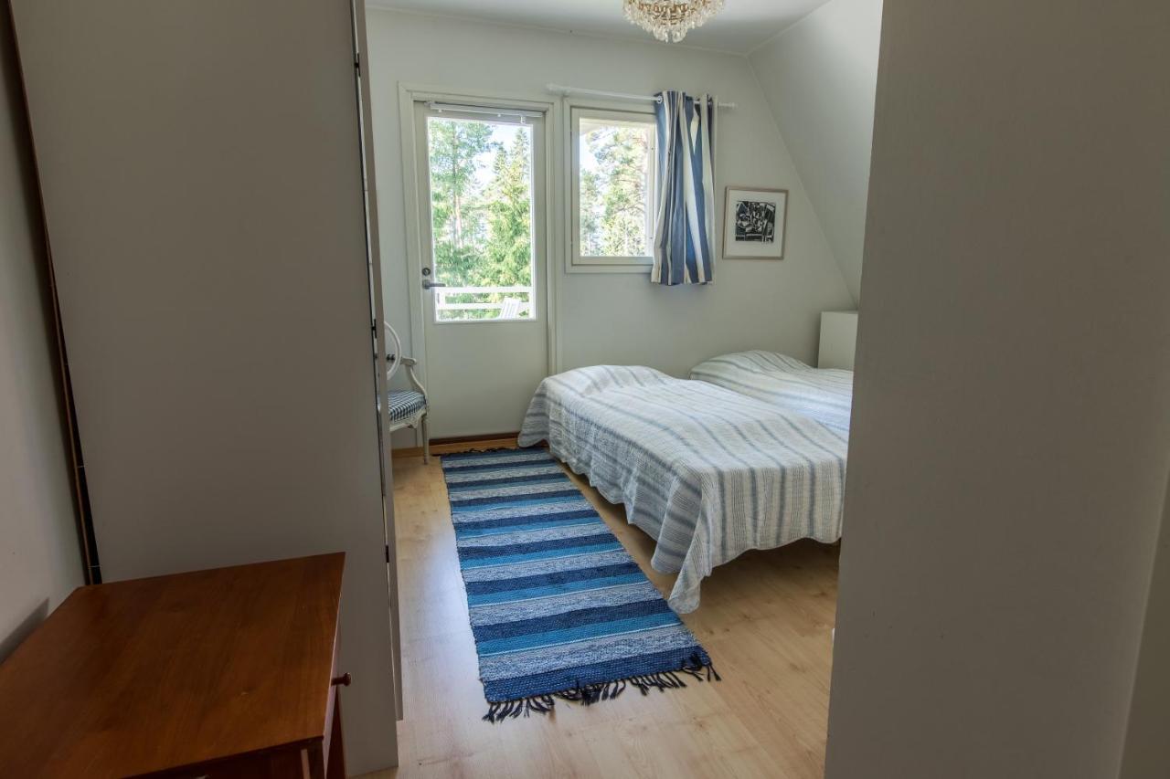 Villa Harald - Beachfront Hitis Екстериор снимка